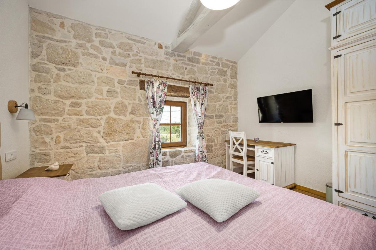 Вилла Stone House Dijana Istria Sveti Lovrec Святой Ловреч Пазенатички Экстерьер фото